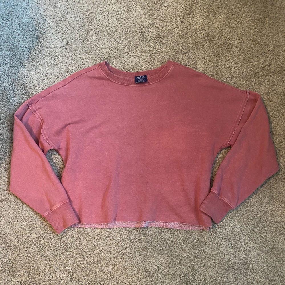 Charles River crew neck, light pink, super comfortable, size xs